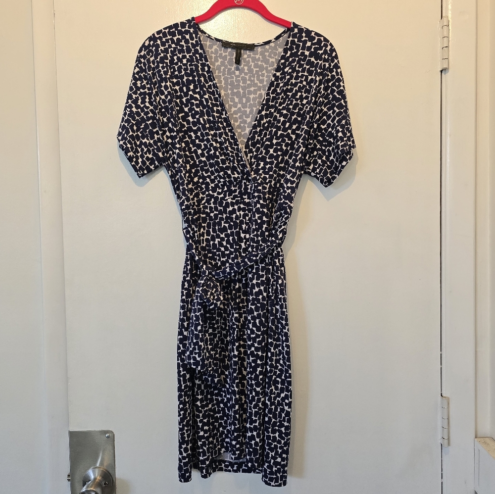 BCBGMaxAzria | Navy & White Tie Waist Short Sleeve Dress, Size M
